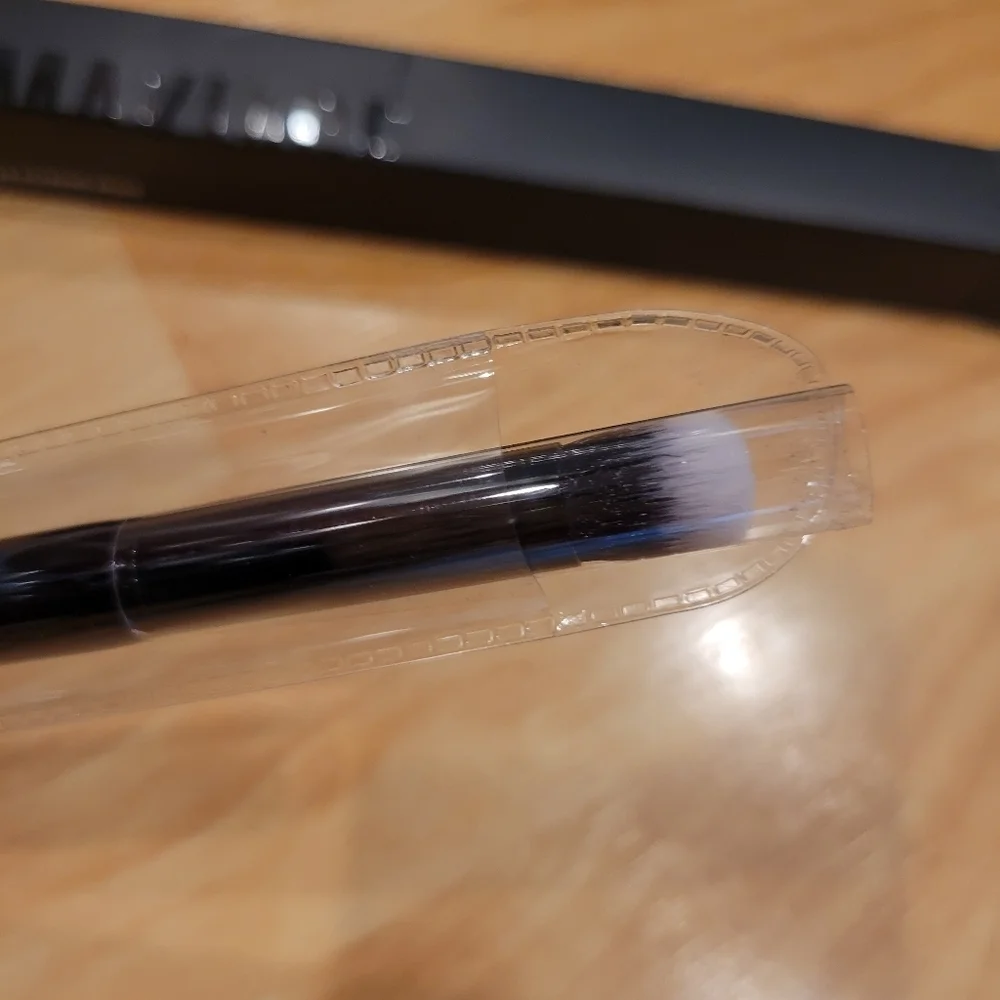 IL MAKIAGE Concealer Blending Brush 140 New